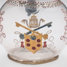 Jug with coat of arms of Medici Pope