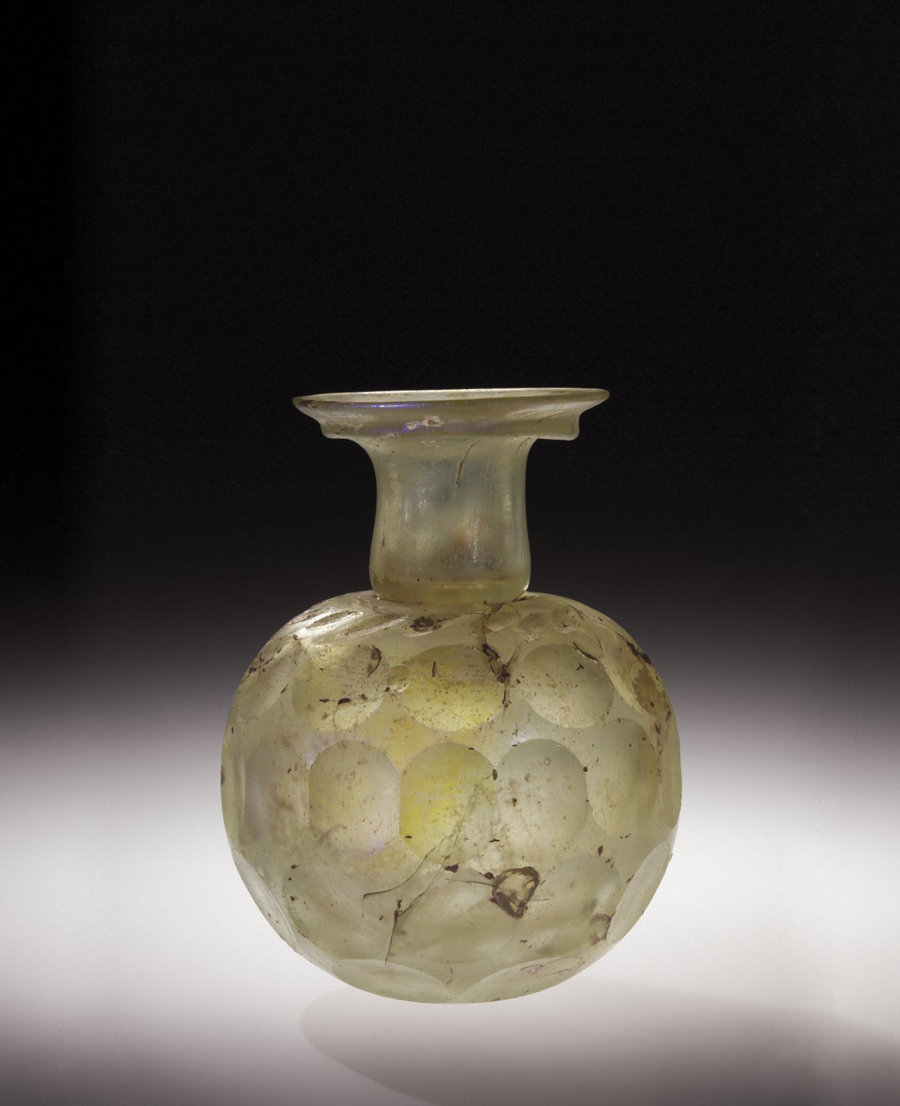 Звонкий стеклянный сосуд. Античный стеклянный сосуд. Древний стеклянный сосуд. Древнеримские вазы из стекла. Сосуды стеклянные декоративные.